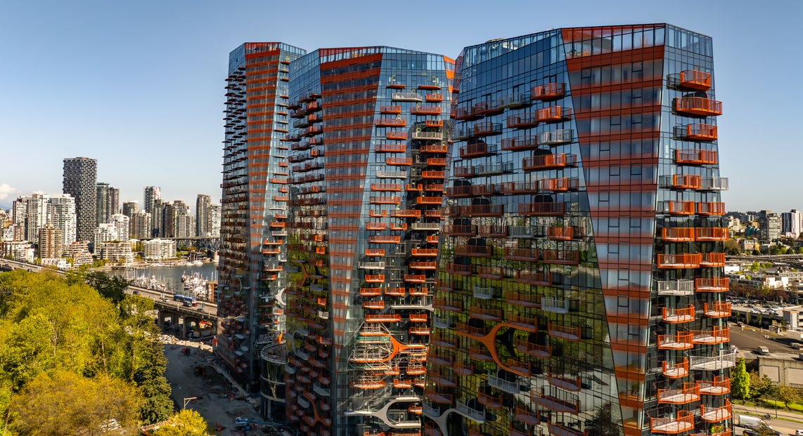 Sen̓áḵw towers rising in Vancouver