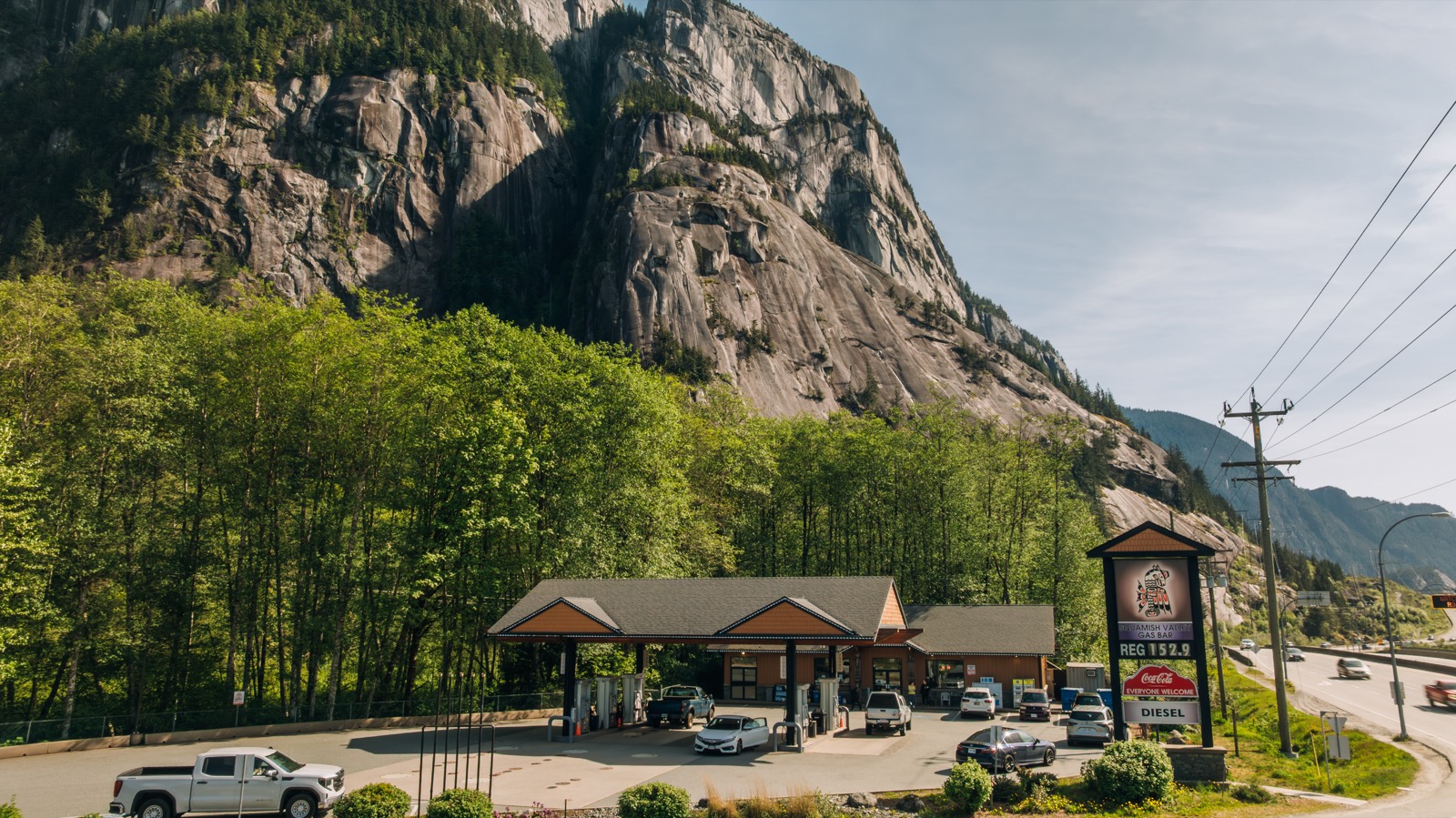 Squamish Valley Gas Bar beneath the Stawamus Chief
